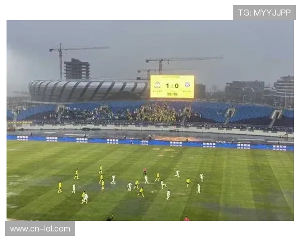 法国南部暴雨致多场比赛延期，赛程调整引发不满